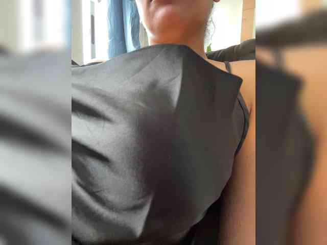 EmilyLeah webcam