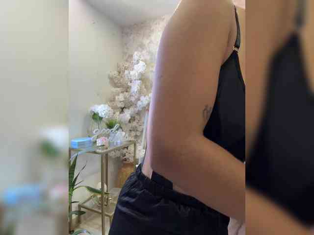 EmilyLeah webcam
