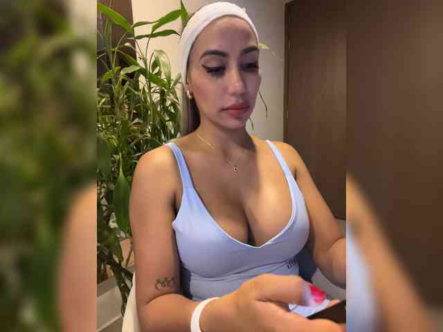 EmilyLeah webcam