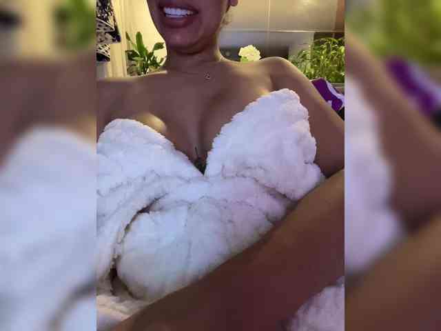 EmilyLeah webcam