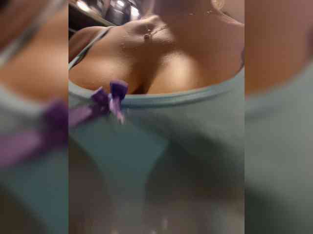 EmilyLeah webcam