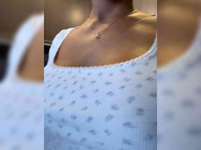 EmilyLeah webcam