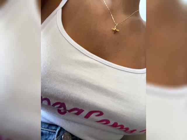EmilyLeah webcam