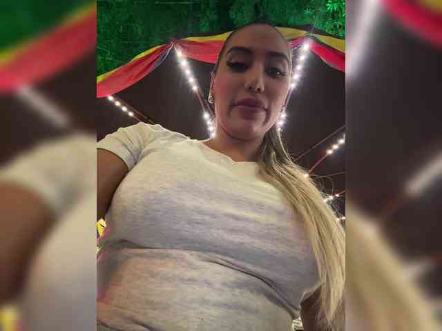 EmilyLeah webcam