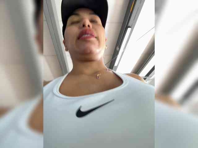 EmilyLeah webcam