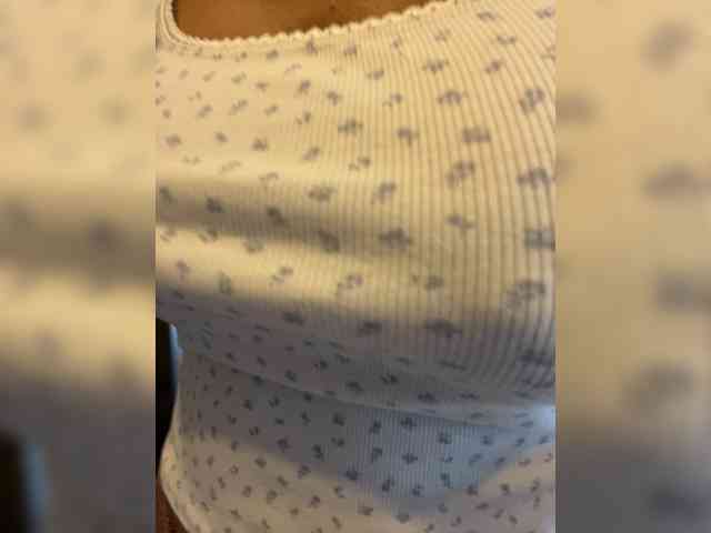 EmilyLeah webcam