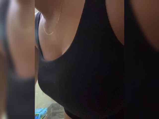 EmilyLeah webcam