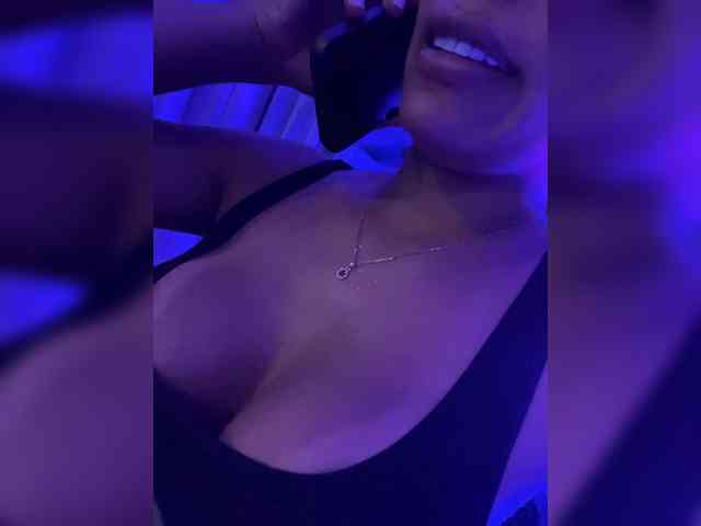 EmilyLeah webcam