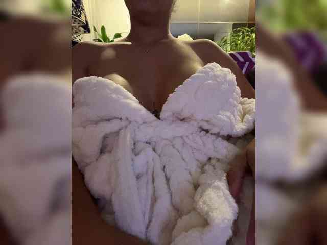 EmilyLeah webcam