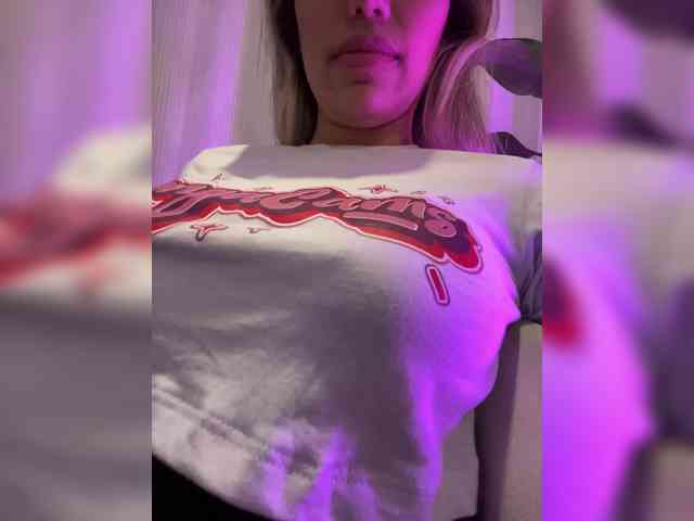 EmilyLeah webcam