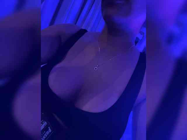 EmilyLeah webcam
