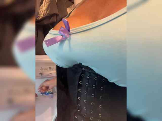 EmilyLeah webcam