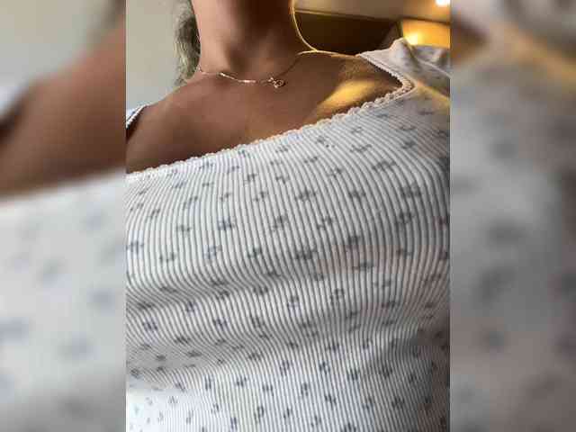 EmilyLeah webcam