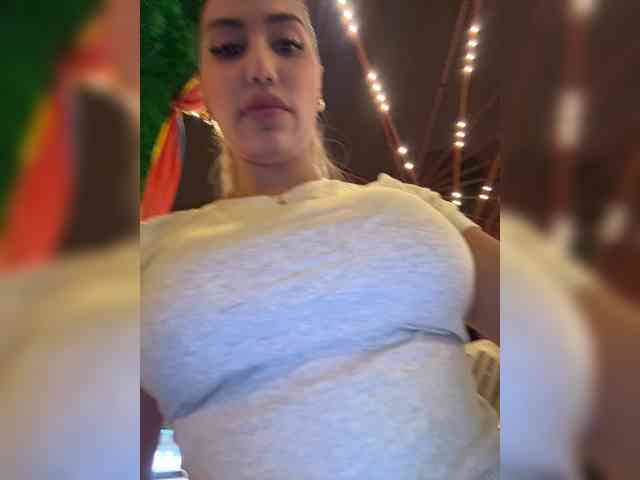 EmilyLeah webcam