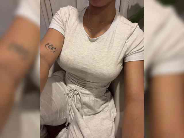 EmilyLeah webcam