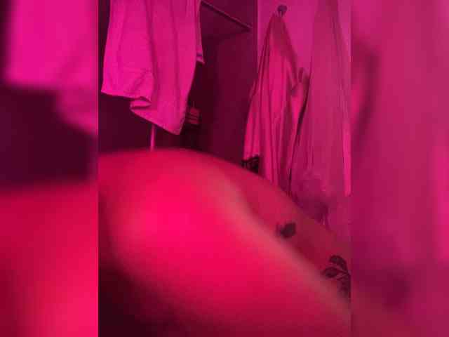 EmilyLeah webcam