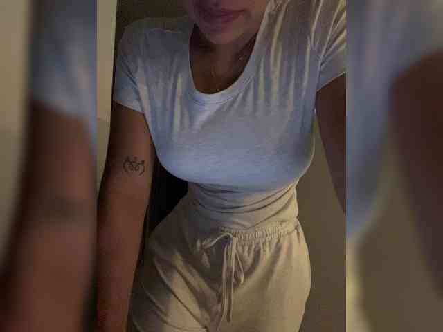 EmilyLeah webcam