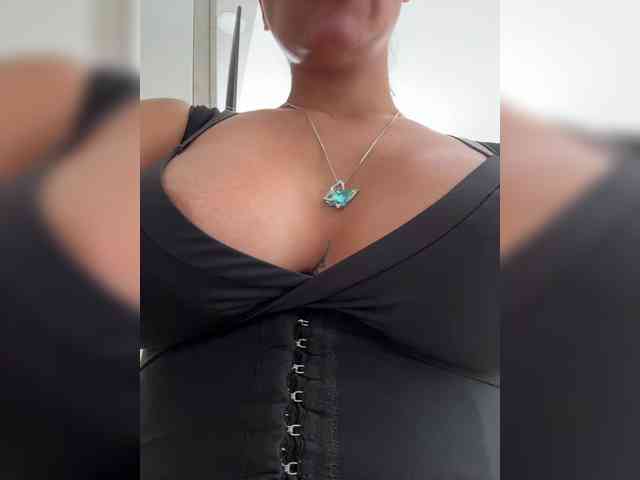 EmilyLeah webcam