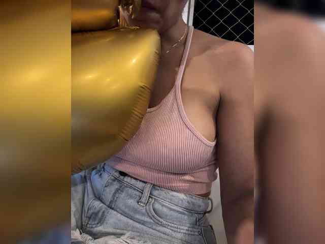EmilyLeah webcam