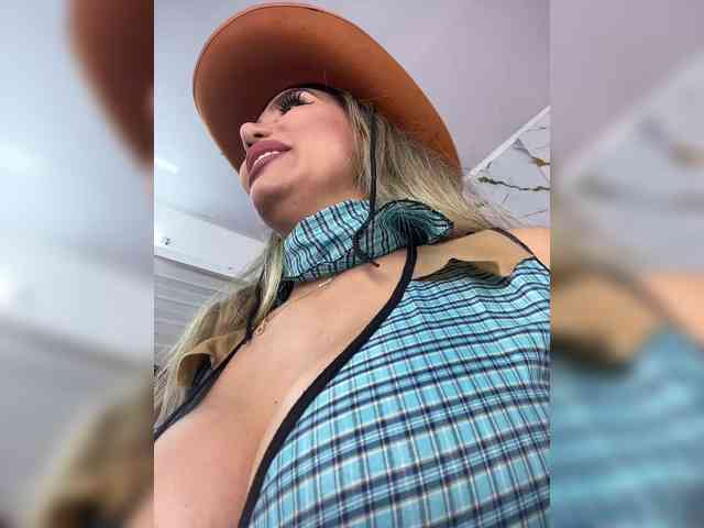 EmilyLeah webcam