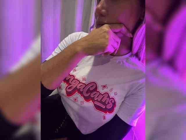 EmilyLeah webcam