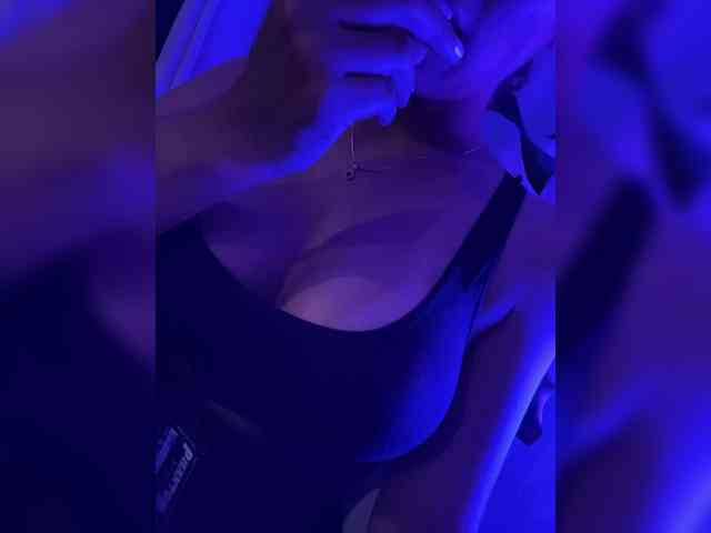 EmilyLeah webcam