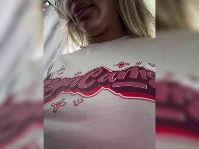 EmilyLeah webcam