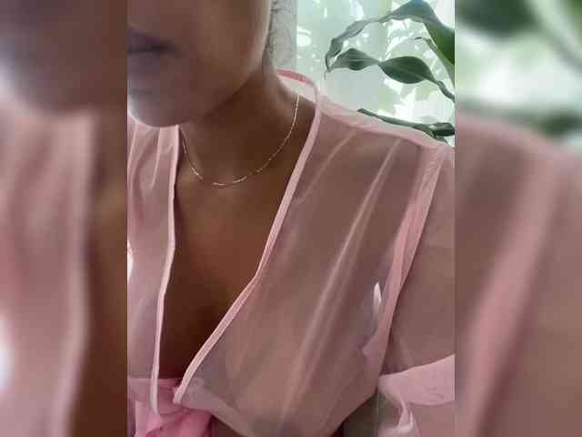EmilyLeah webcam