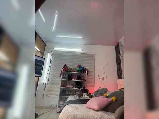 EmilyLeah webcam