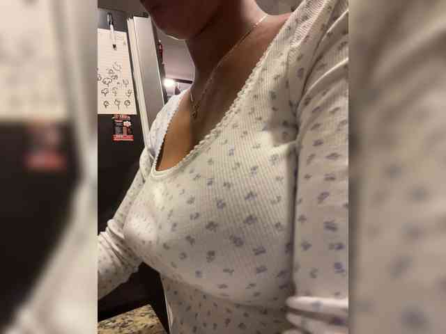 EmilyLeah webcam