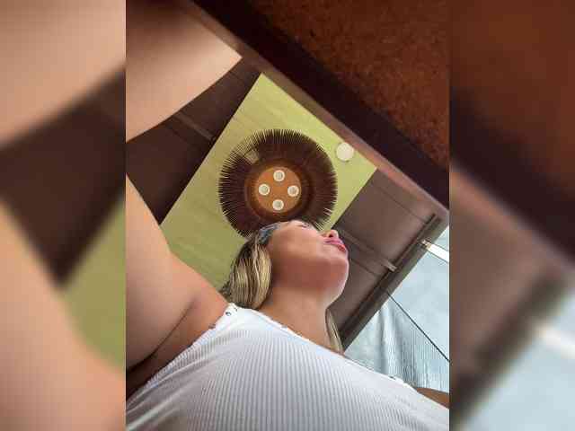 EmilyLeah webcam