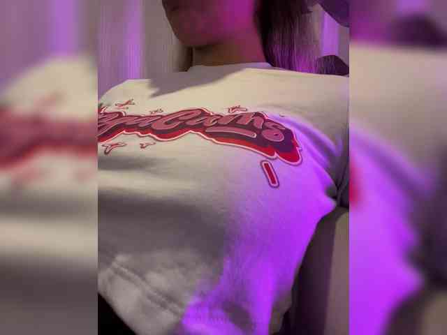 EmilyLeah webcam
