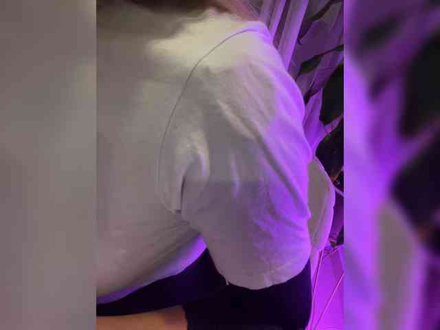EmilyLeah webcam