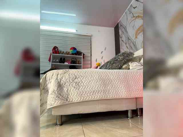 EmilyLeah webcam