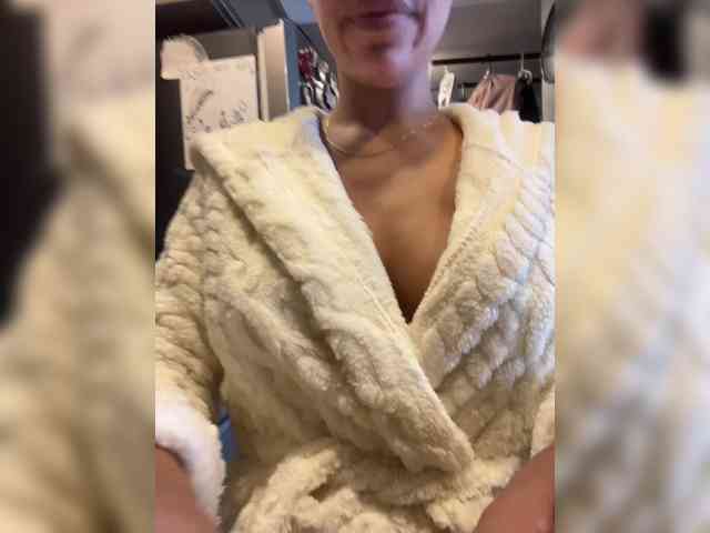 EmilyLeah webcam