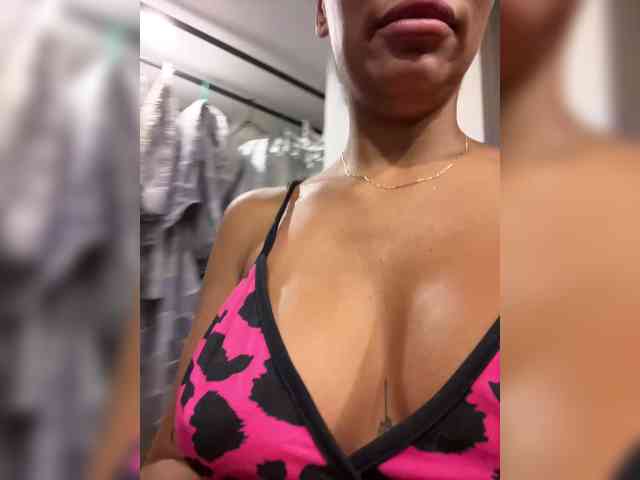 EmilyLeah webcam