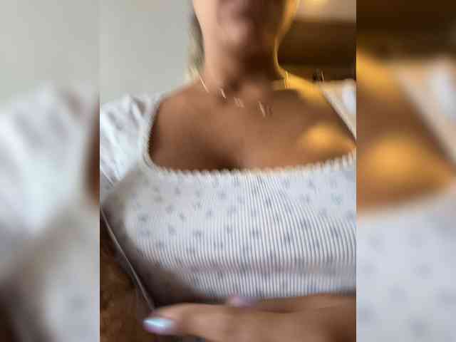EmilyLeah webcam