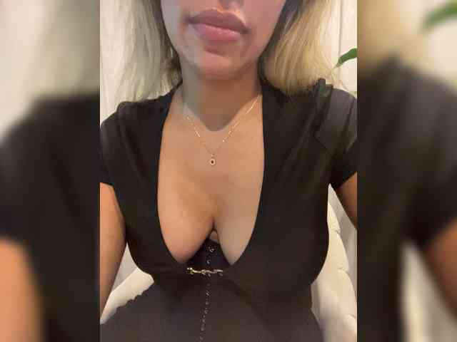EmilyLeah webcam