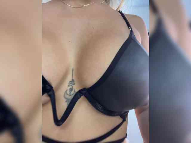 EmilyLeah webcam