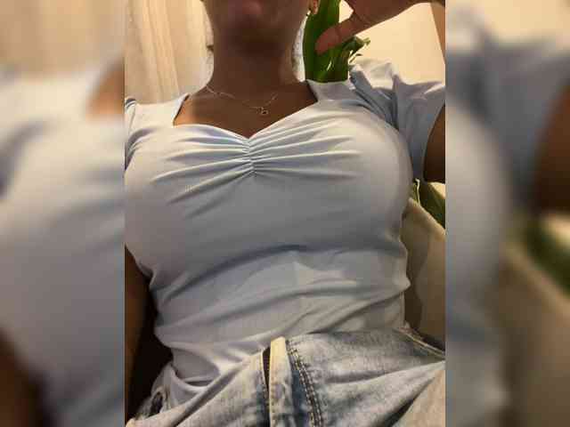 EmilyLeah webcam