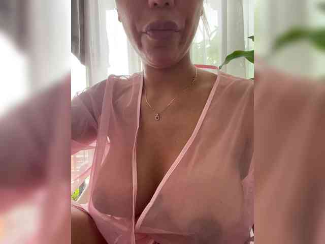 EmilyLeah webcam