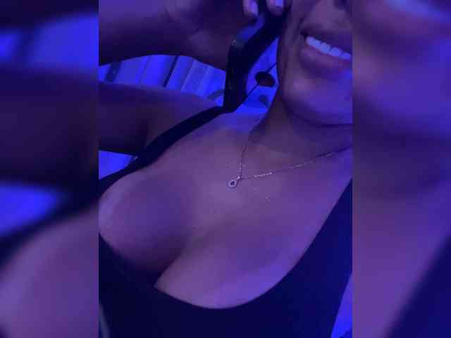 EmilyLeah webcam