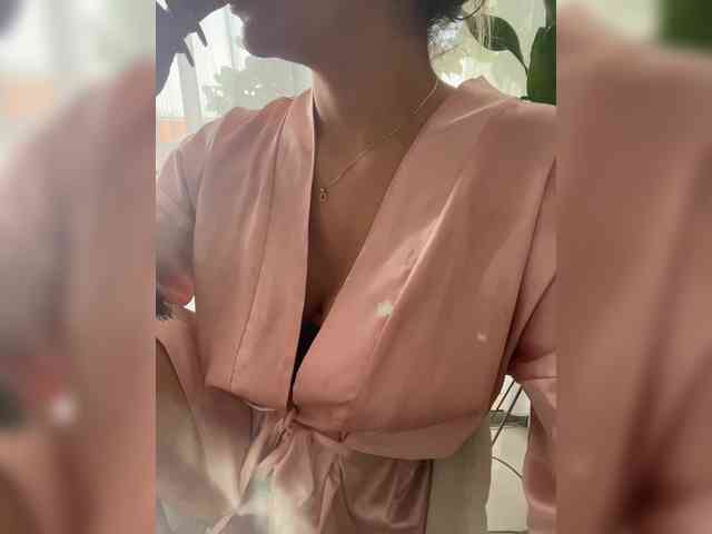 EmilyLeah webcam