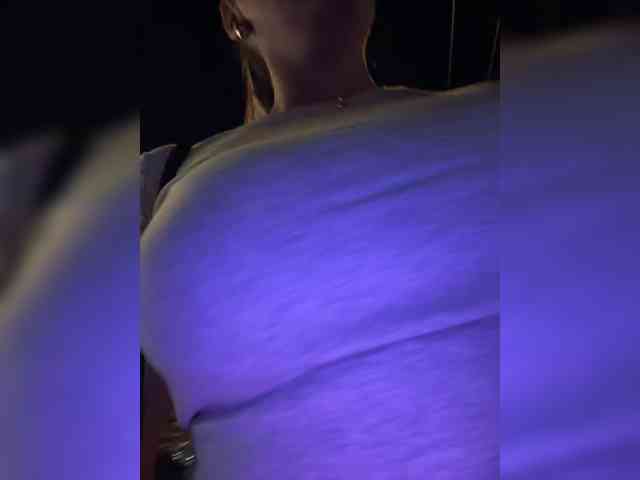 EmilyLeah webcam