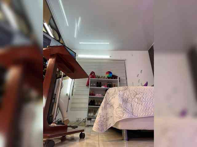 EmilyLeah webcam