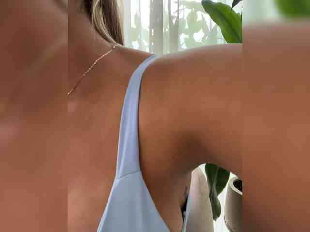 EmilyLeah webcam