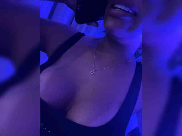 EmilyLeah webcam