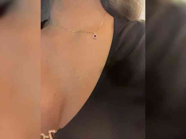 EmilyLeah webcam