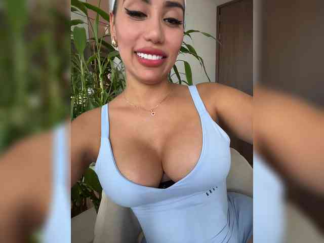 EmilyLeah webcam