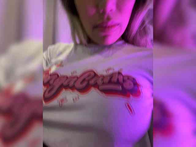 EmilyLeah webcam
